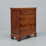 1174 4270 CHEST OF DRAWERS